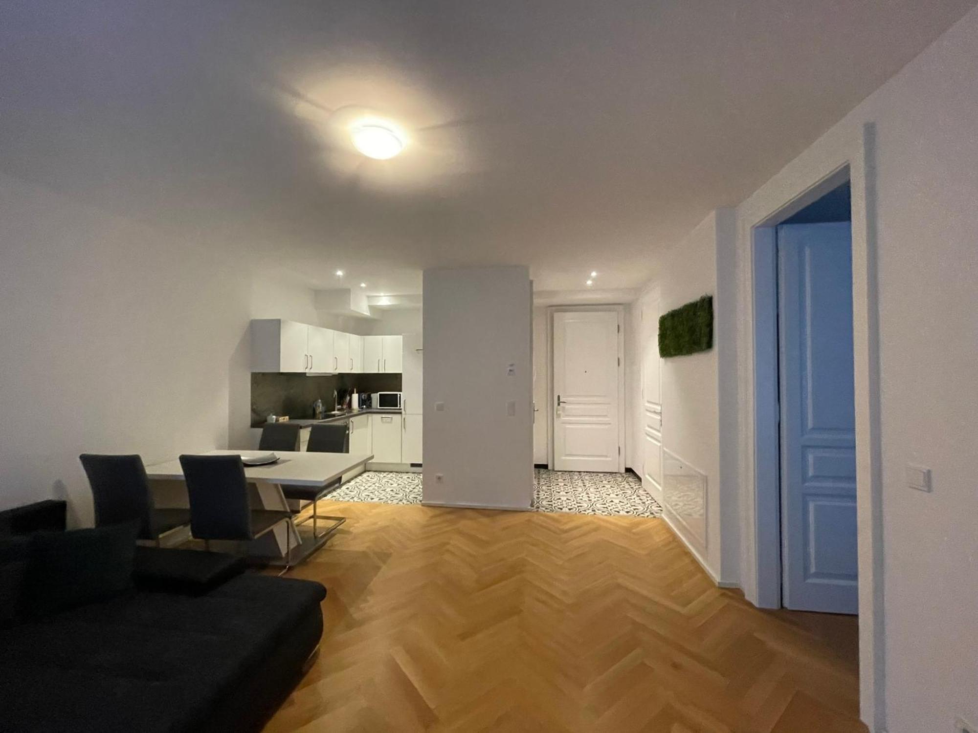 1St City La Opera Suites Wenen Buitenkant foto