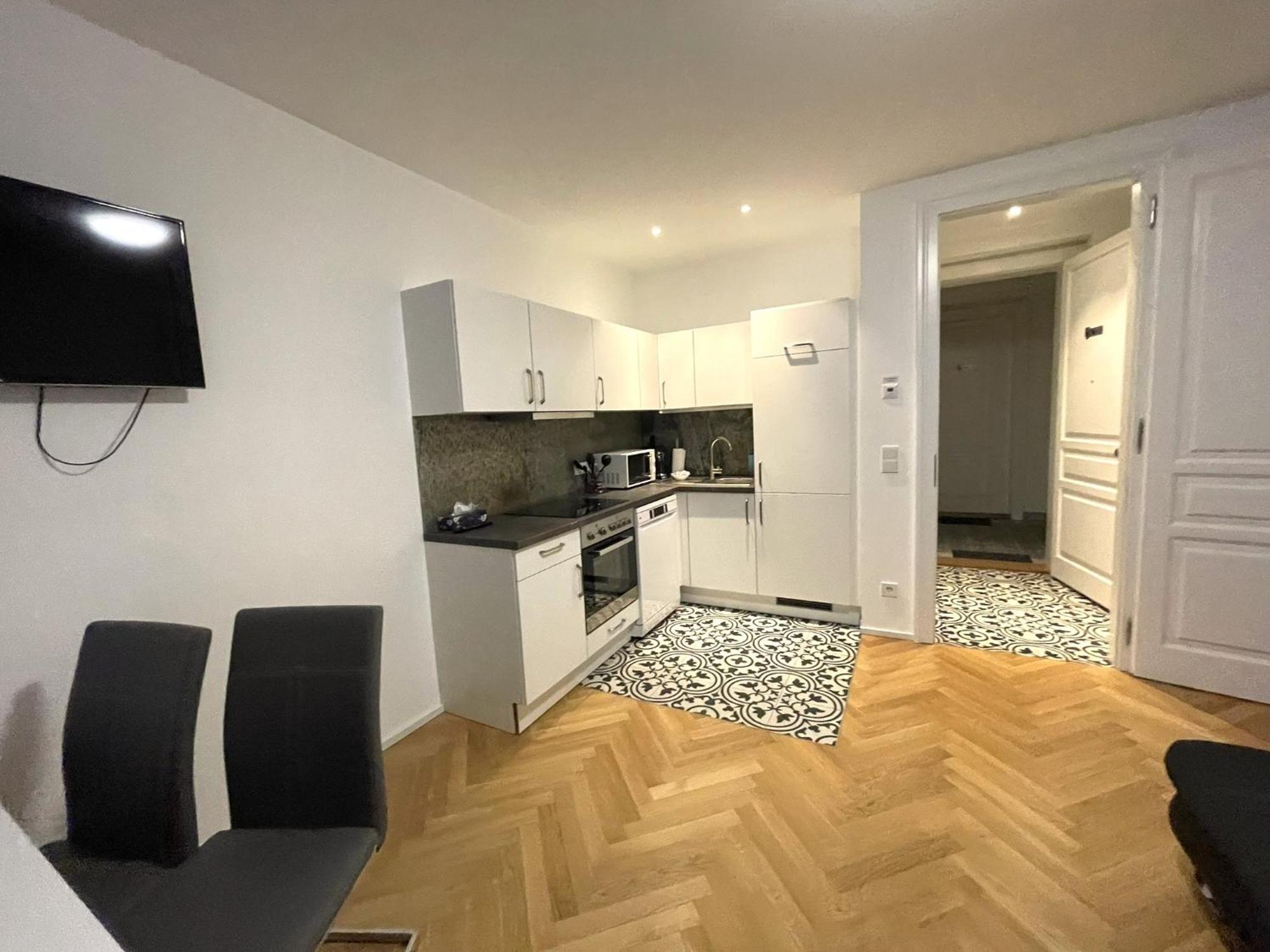1St City La Opera Suites Wenen Buitenkant foto