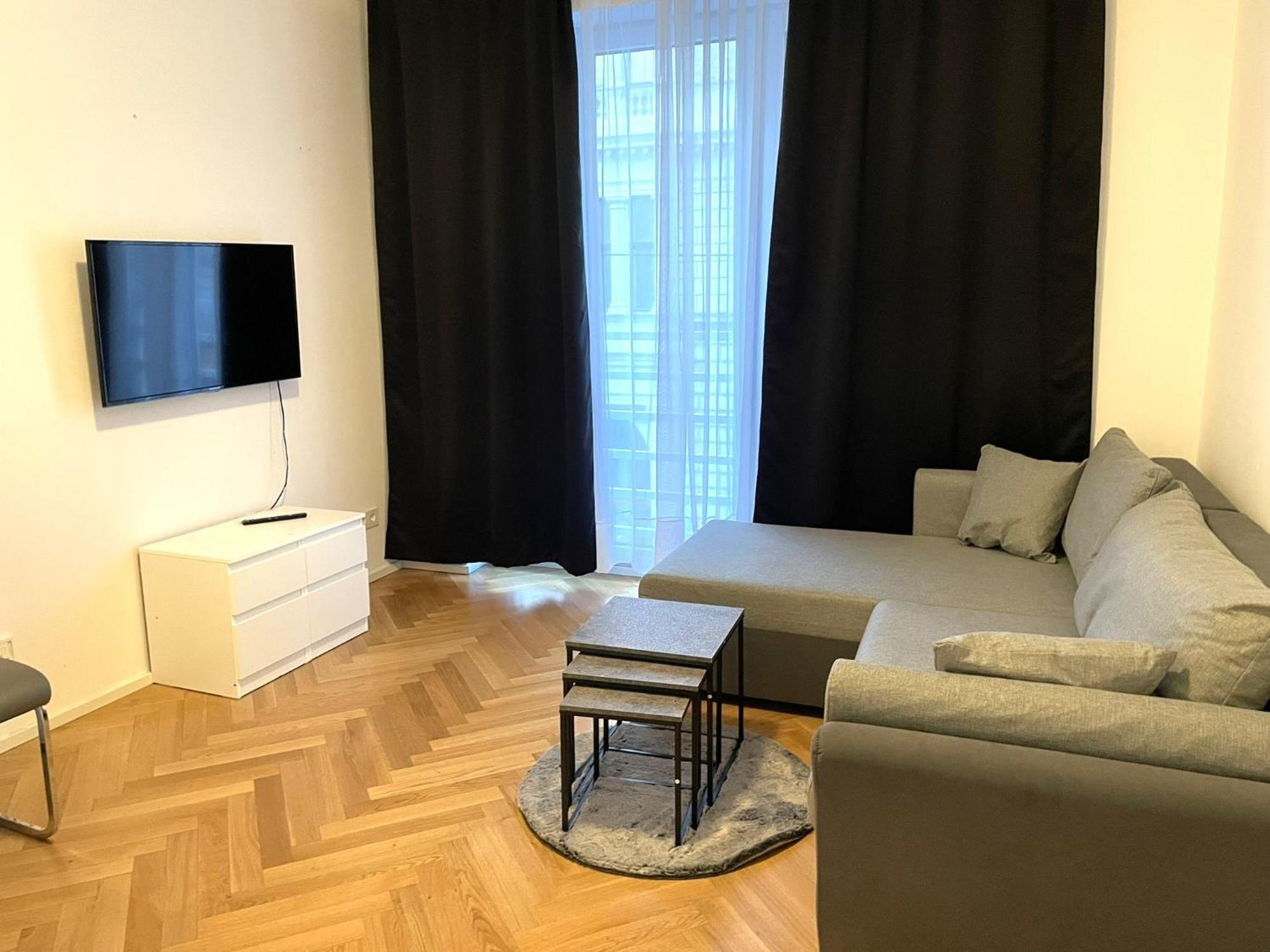 1St City La Opera Suites Wenen Buitenkant foto