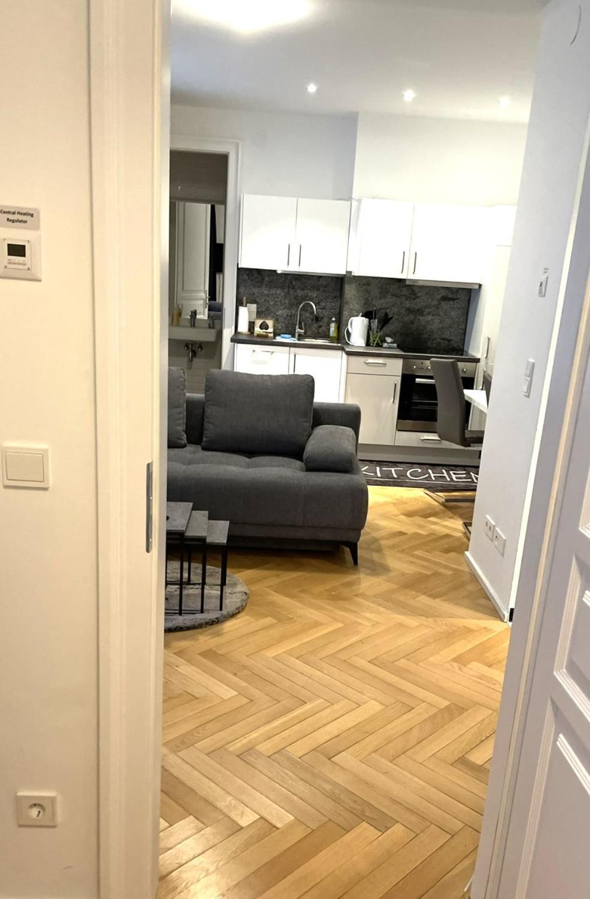 1St City La Opera Suites Wenen Buitenkant foto